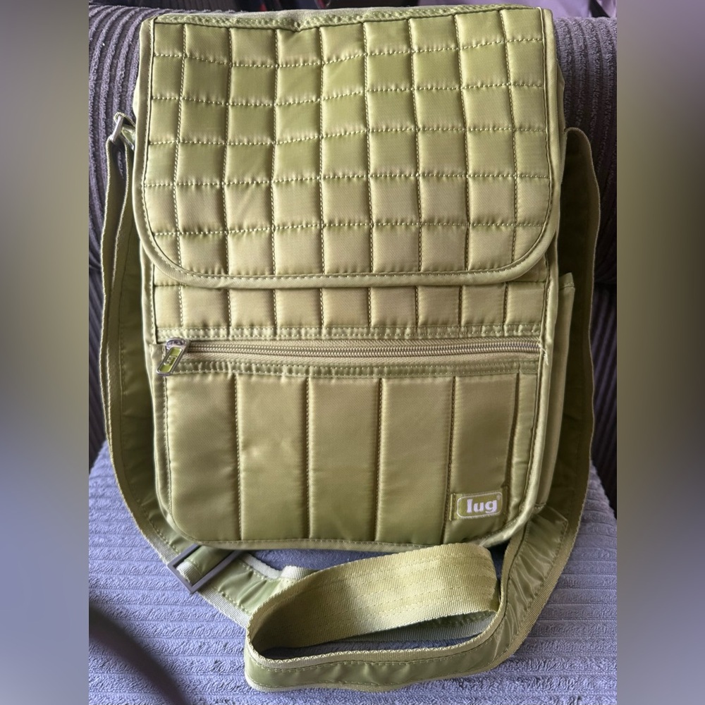 Lug Quilted Crossbody Green Messenger Bag in Olive Purse Organizer
